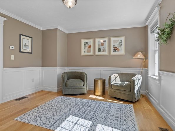 49 Warren St, Upton MA 01568