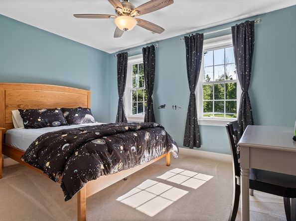 49 Warren St, Upton MA 01568