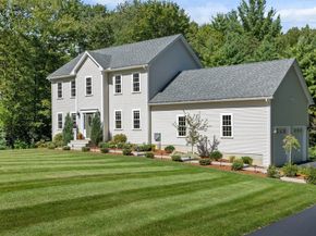 49 Warren St, Upton MA 01568