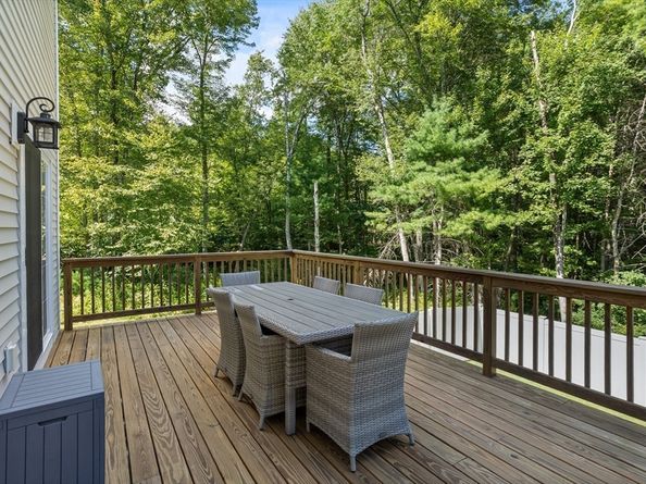 49 Warren St, Upton MA 01568