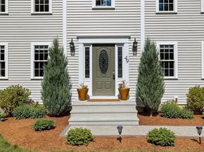 49 Warren St, Upton MA 01568