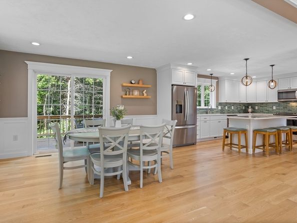 49 Warren St, Upton MA 01568