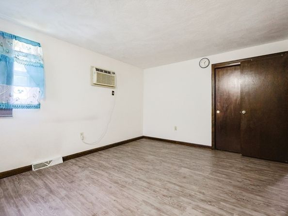 4 Brookside Lane, Burlington MA 01803