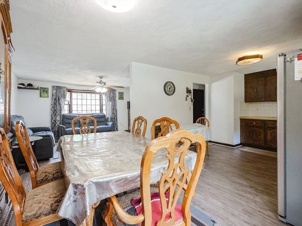 4 Brookside Lane, Burlington MA 01803