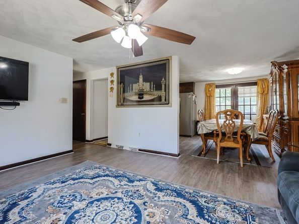 4 Brookside Lane, Burlington MA 01803