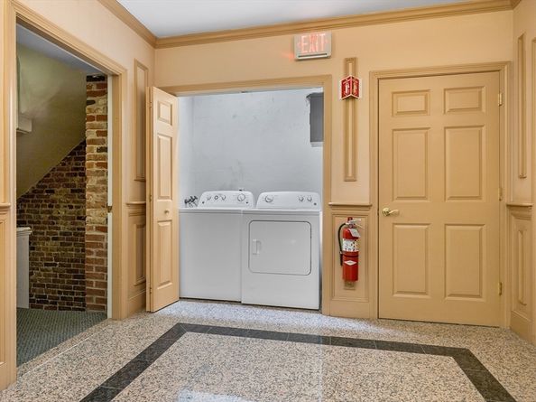 464 Hanover St 7, Boston MA 02113