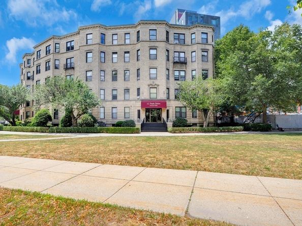 11 Park Dr 1122, Boston MA 02215