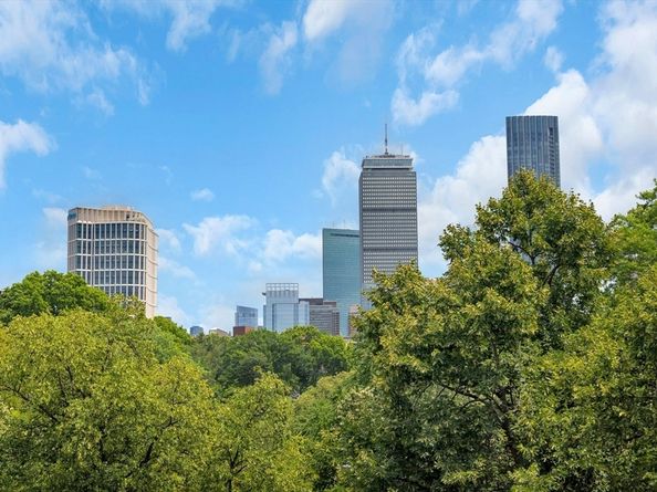 11 Park Dr 1122, Boston MA 02215