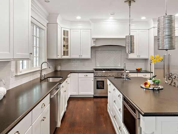 987 Lowell Rd, Concord MA 01742