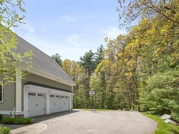 987 Lowell Rd, Concord MA 01742