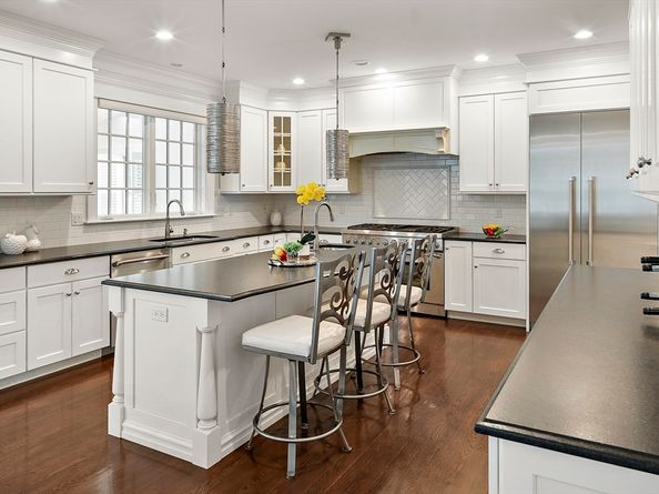 987 Lowell Rd, Concord MA 01742
