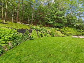 162 Mayfair Dr, Westwood MA 02090