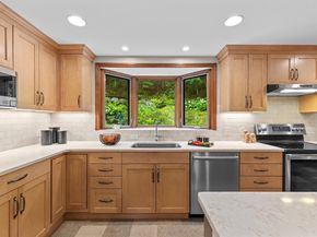 162 Mayfair Dr, Westwood MA 02090
