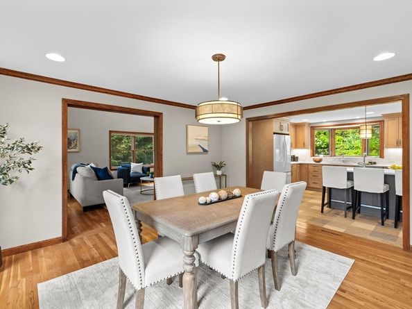 162 Mayfair Dr, Westwood MA 02090