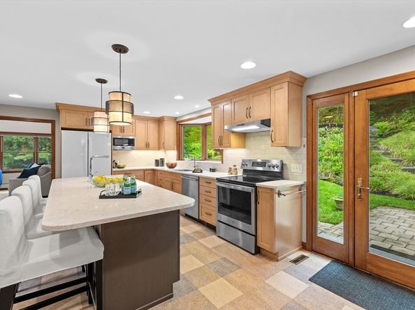 162 Mayfair Dr, Westwood MA 02090