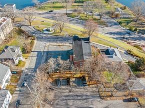 8 Carver Street, Plymouth MA 02360