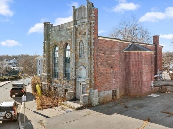 8 Carver Street, Plymouth MA 02360