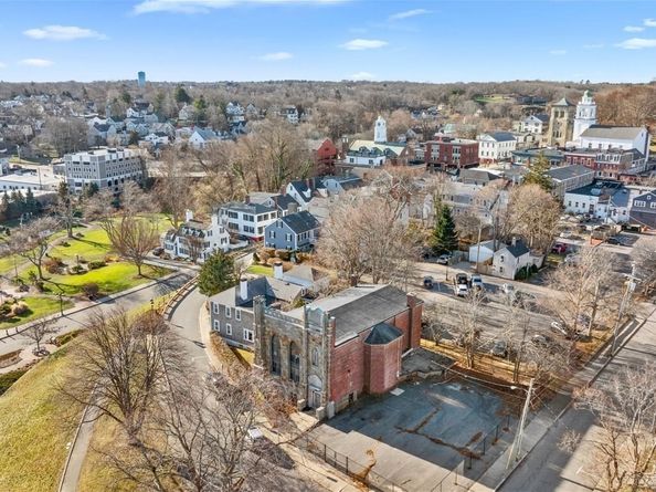 8 Carver Street, Plymouth MA 02360