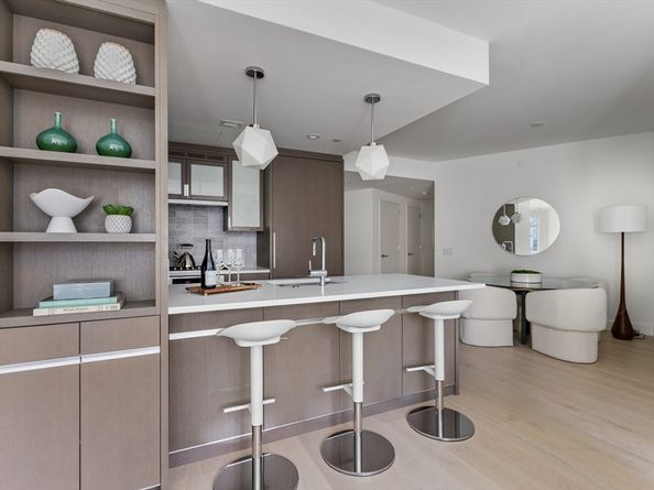 100 Lovejoy Wharf 11N, Boston MA 02114