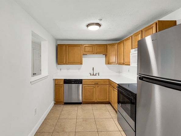 4 Williamsburg Ct 1, Shrewsbury MA 01545