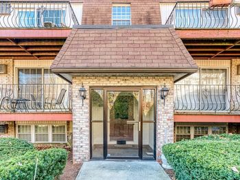 4 Williamsburg Ct
