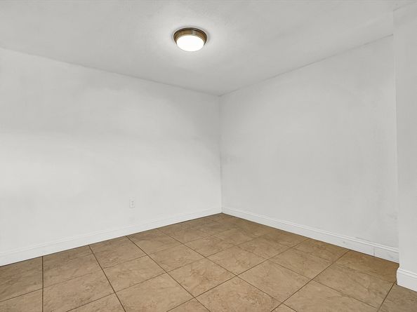 4 Williamsburg Ct 1, Shrewsbury MA 01545