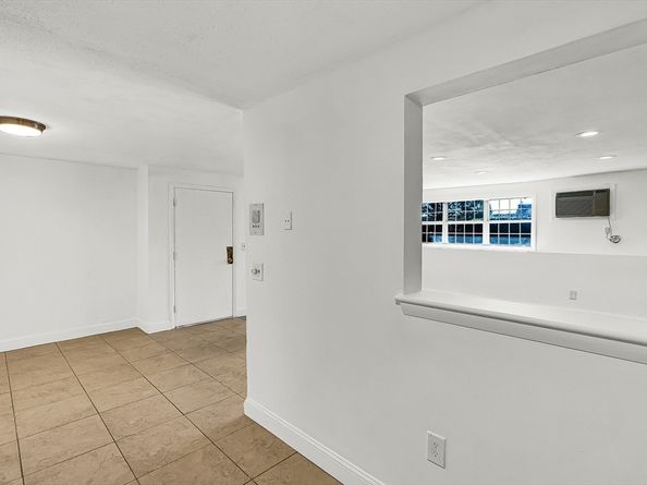 4 Williamsburg Ct 1, Shrewsbury MA 01545