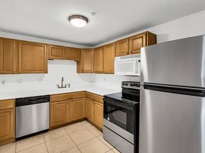 4 Williamsburg Ct 1, Shrewsbury MA 01545