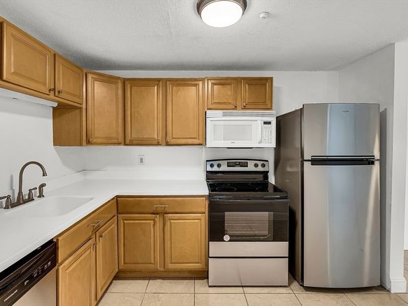 4 Williamsburg Ct 1, Shrewsbury MA 01545