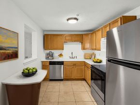 4 Williamsburg Ct 1, Shrewsbury MA 01545