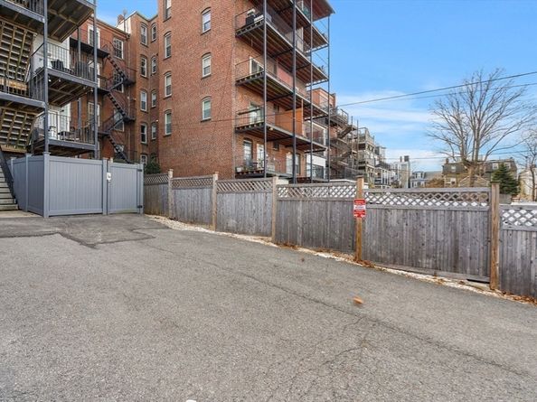 530 E Broadway A, Boston MA 02127