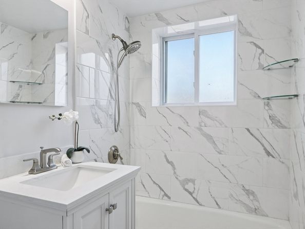 34 Westgate Rd 3, Boston MA 02467