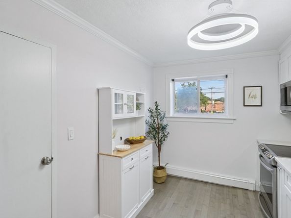 34 Westgate Rd 3, Boston MA 02467
