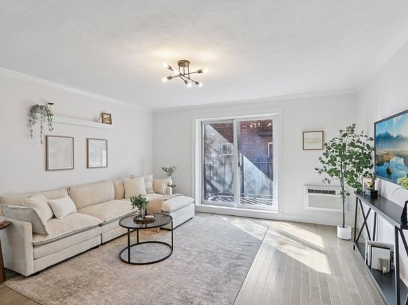 34 Westgate Rd 3, Boston MA 02467