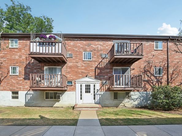 34 Westgate Rd 3, Boston MA 02467