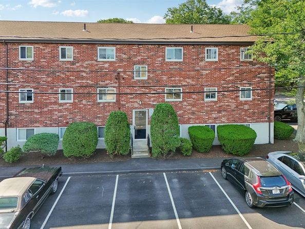 34 Westgate Rd 3, Boston MA 02467