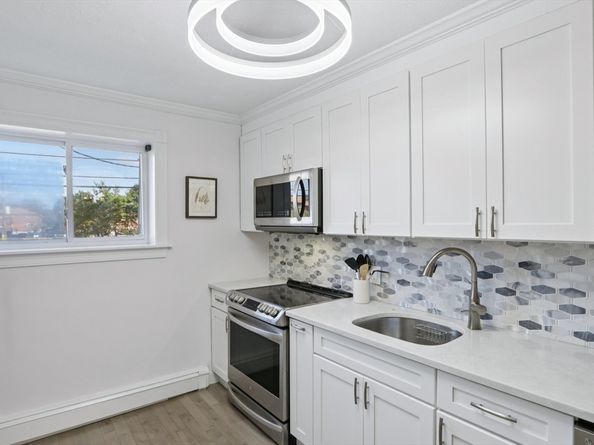 34 Westgate Rd 3, Boston MA 02467