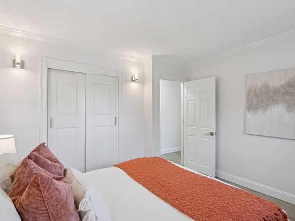 34 Westgate Rd 3, Boston MA 02467
