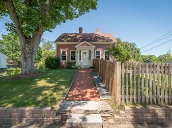 425 Main St