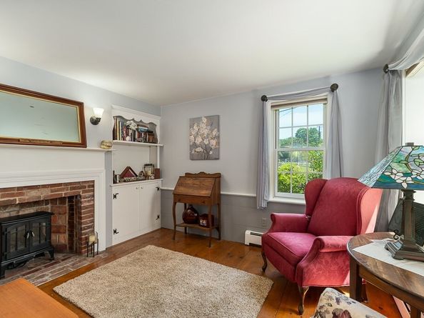 425 Main St, Groveland MA 01834