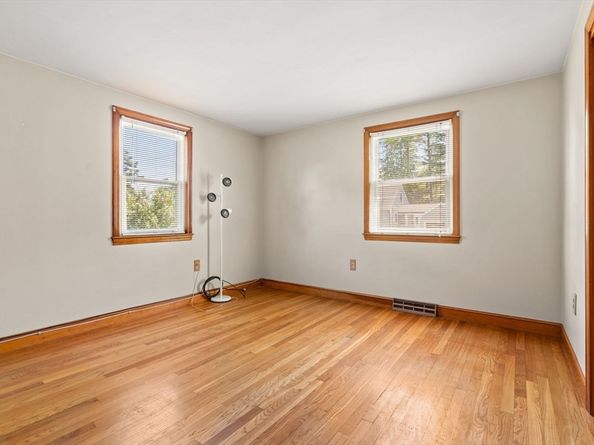 31 Dartmouth Drive, Billerica MA 01821