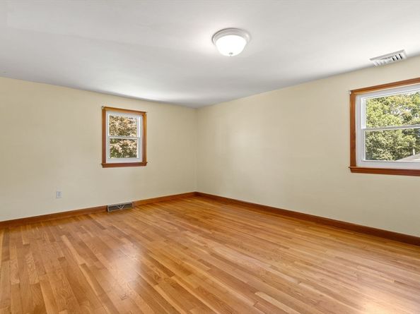 31 Dartmouth Drive, Billerica MA 01821