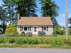 31 Dartmouth Drive, Billerica MA 01821