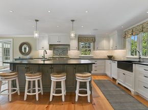 135 Free St, Hingham MA 02043