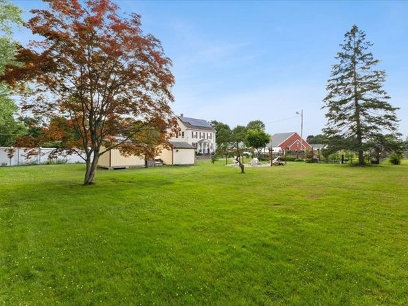 39 Mystic St, Brockton MA 02302
