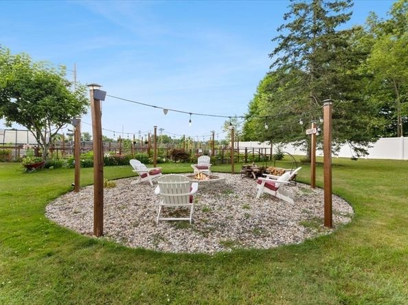 39 Mystic St, Brockton MA 02302