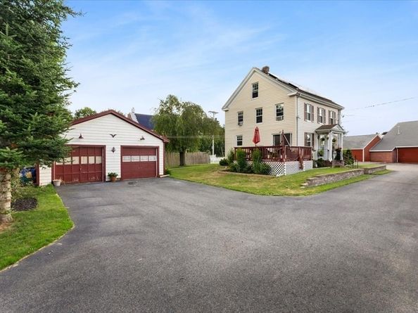 39 Mystic St, Brockton MA 02302