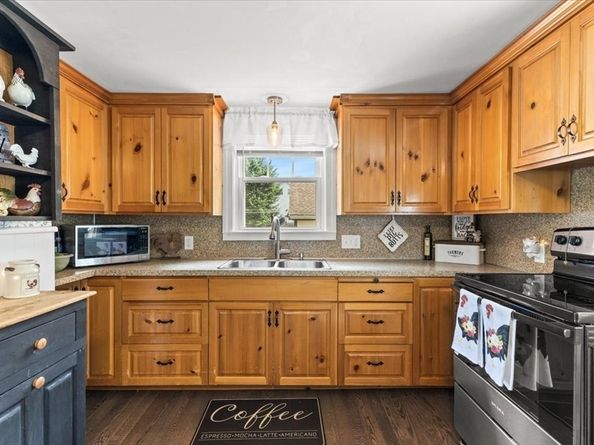 39 Mystic St, Brockton MA 02302