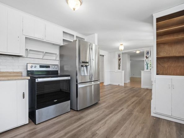 5 Oak St, Weymouth MA 02190