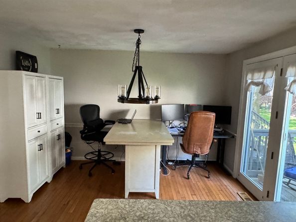 348 Wellman Ave 348, Chelmsford MA 01863